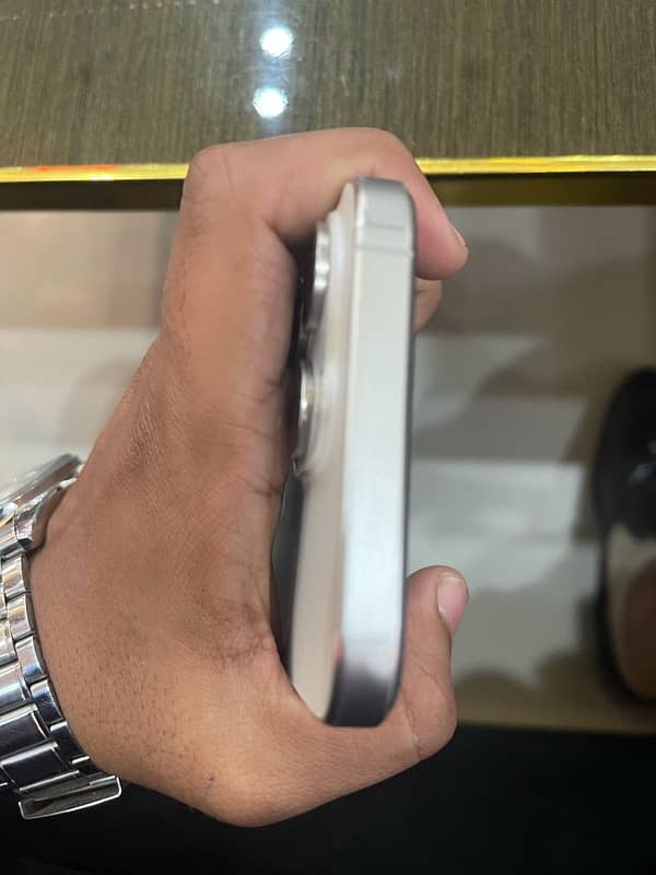 I phone 15pro max 256Gb white 4