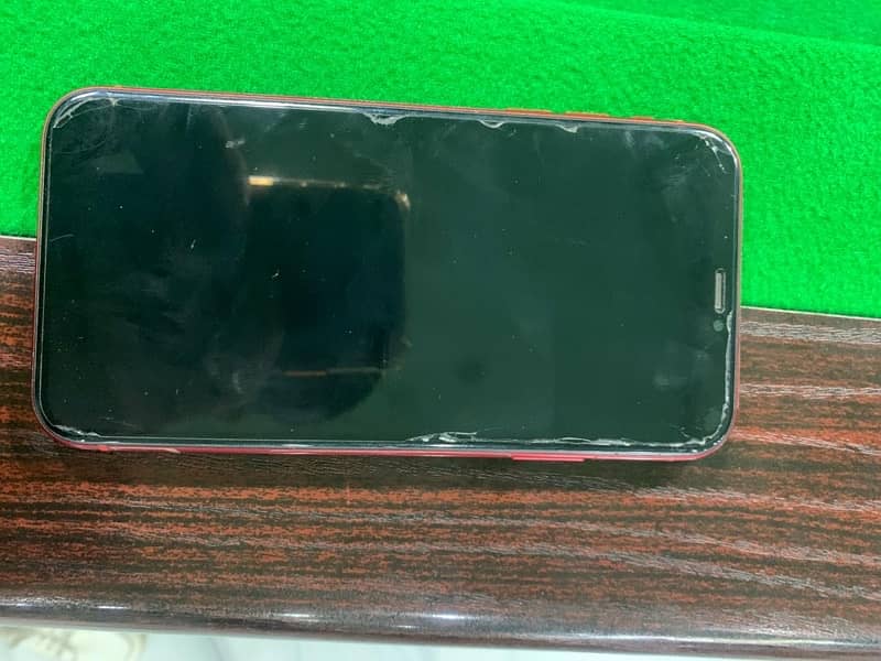 iPhone 11 for sale (FU) 64gb 4