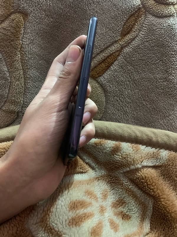 lg g8thinq 6/128 pta 4