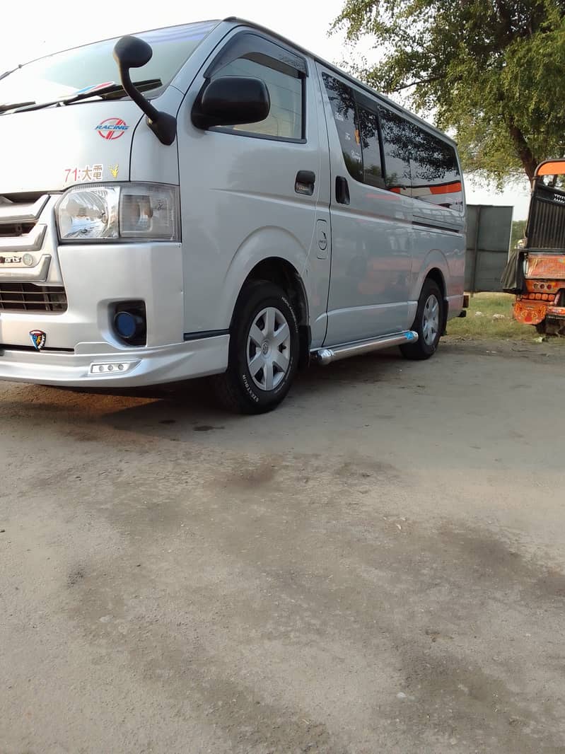 Toyota hiace 9