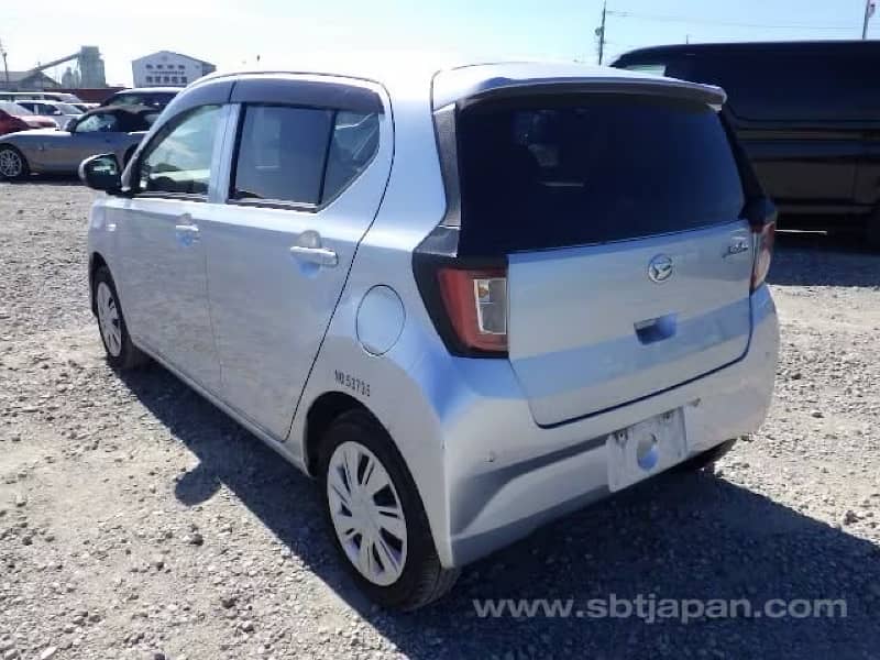 Daihatsu Mira 2021 5