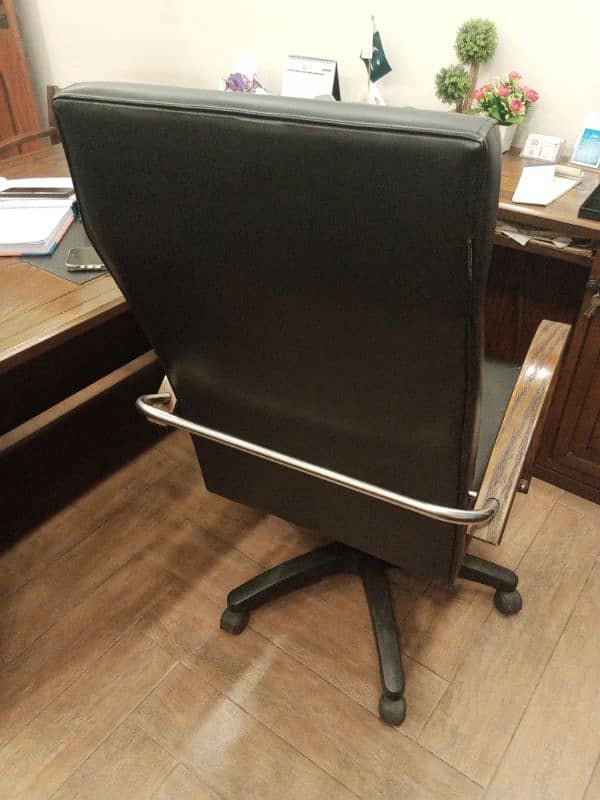 INTERWOOD SIGNATURE EXECTIVE CHAIR 0