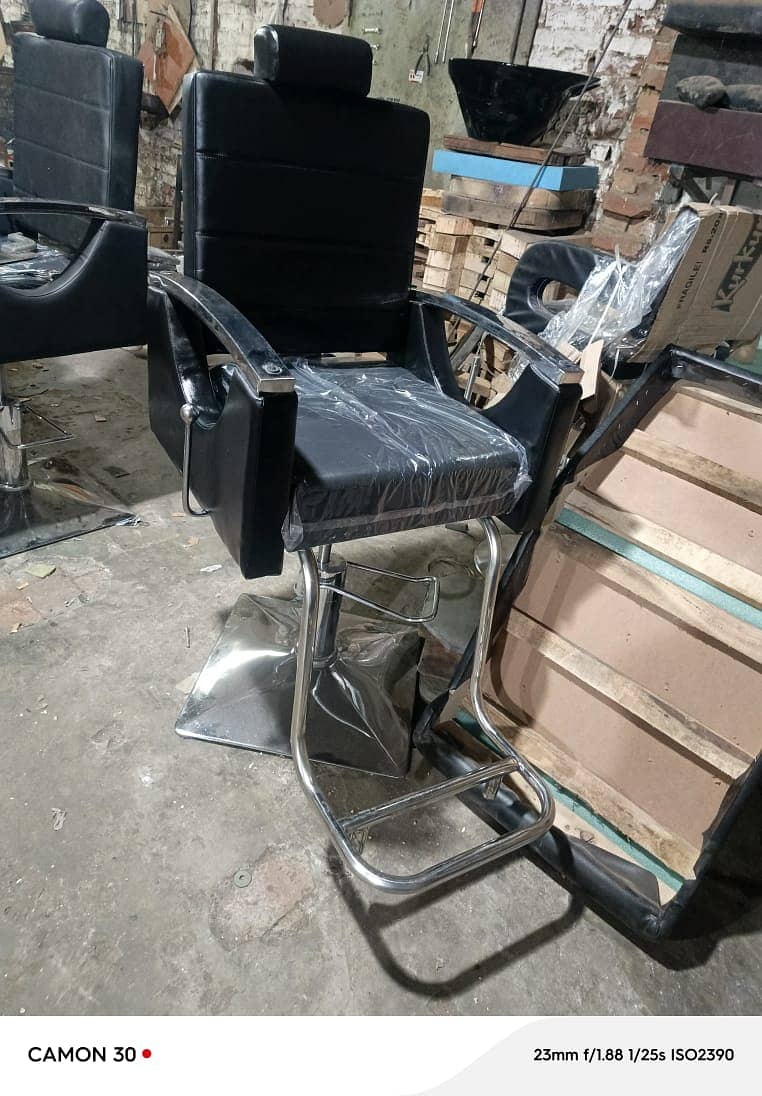 Manicure Pedicoure/Massage bed/Shampo unit/Troly/Saloon chair 9