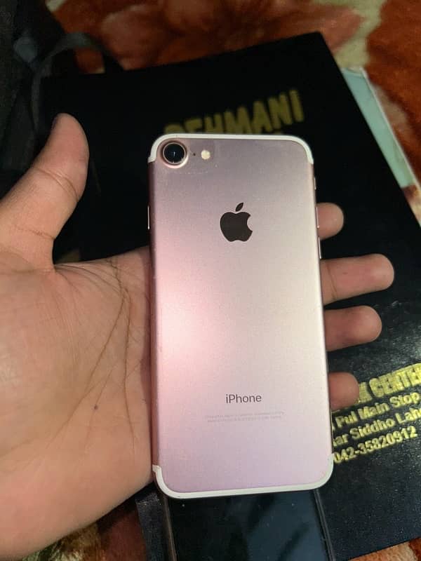 IPHONE 7 128 GB PTA APRROVED 1