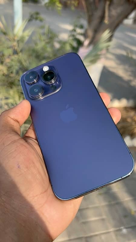 I phone 14 pro 128 GB fectory unlock 2