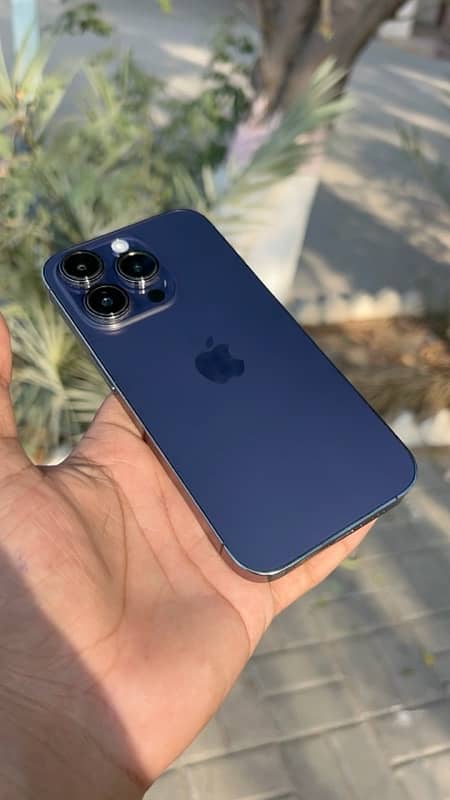 I phone 14 pro 128 GB fectory unlock 4