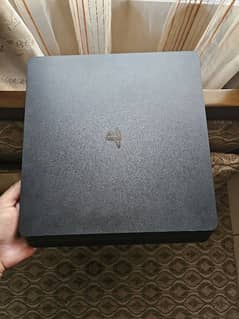 PS4 Slim 500gb 2 x Controllers Urgent Sale