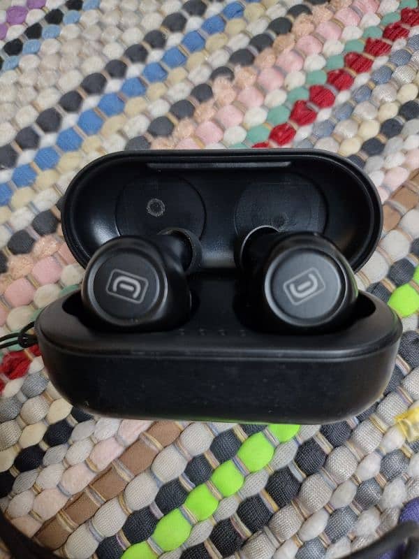 cellularline airport headphone Bluetooth 1