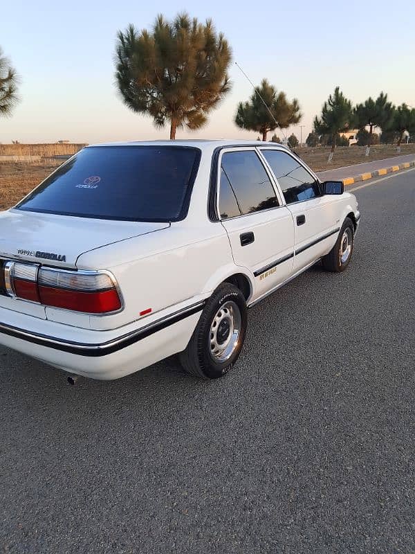 Toyota Corolla  1988 5