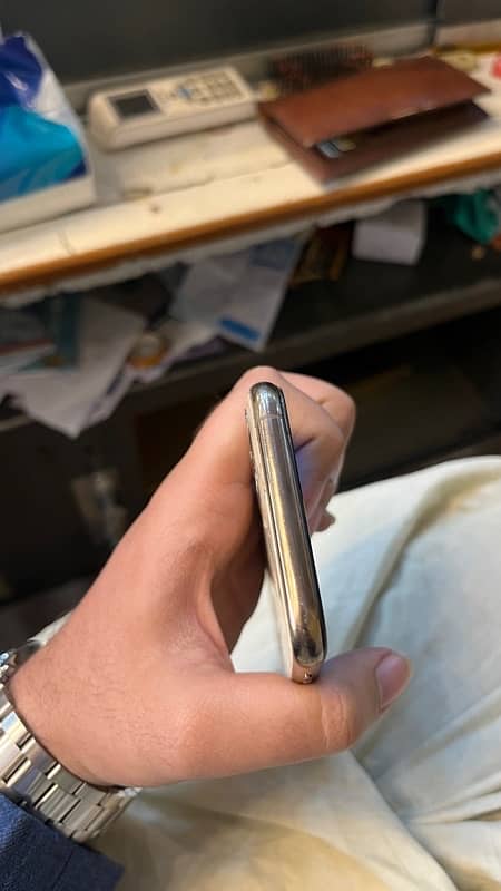 iphone 11 pro back broken health 79 panel change but original 64 gb 1