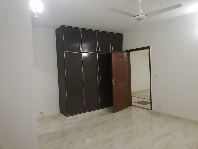 Askari 11 Sector B 10 Marla 3rd Floor 3 Bed Luxury Apartment For Sale 9