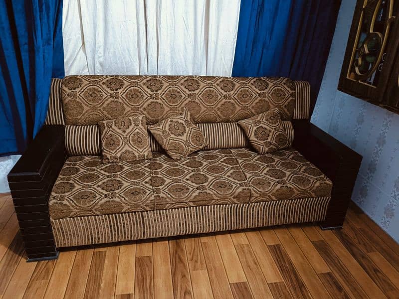 5 seater sofa 0