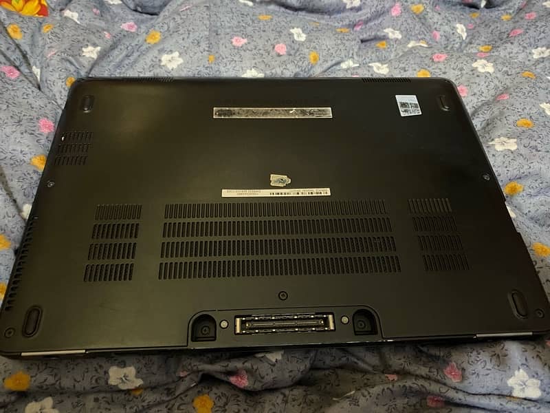 Dell latitude e7270 laptop 1