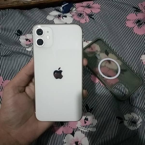 Iphone 11 Jv (sim time available) 0