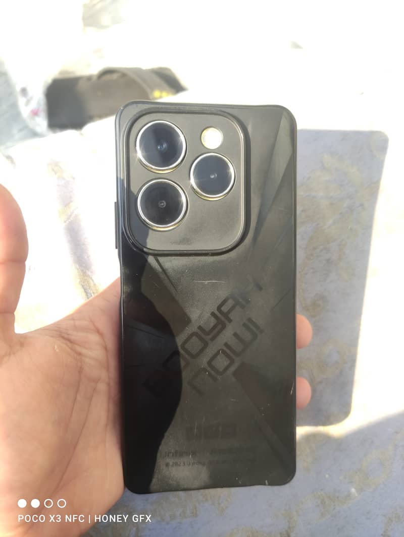 Infinix Hot 40 Pro 1