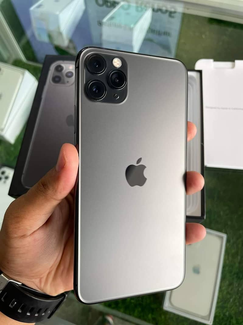 i Phone 8plus, 11,12,13,14,15 pro max on instalment Whatsap 3261927684 9