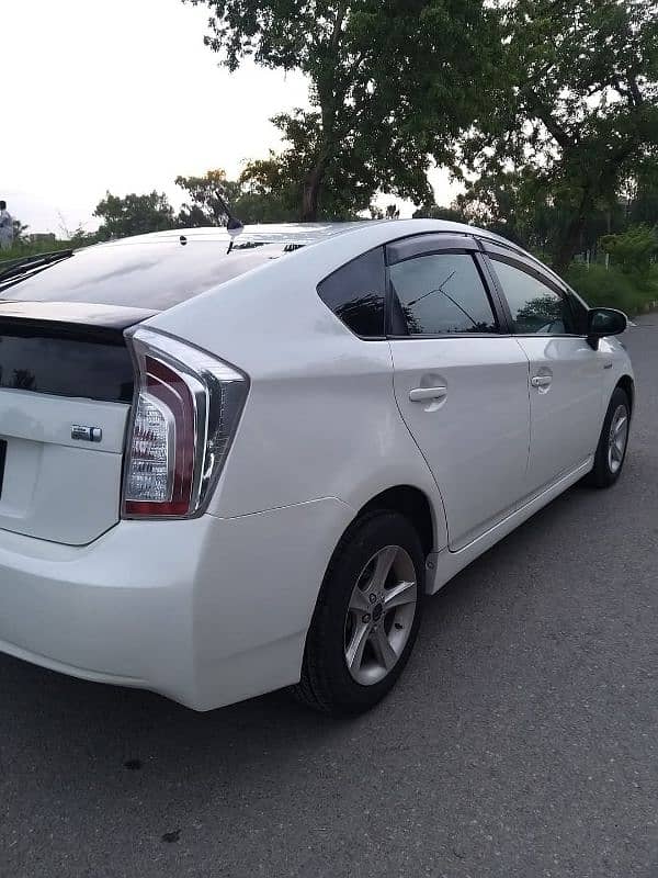 Toyota Prius 2015 6