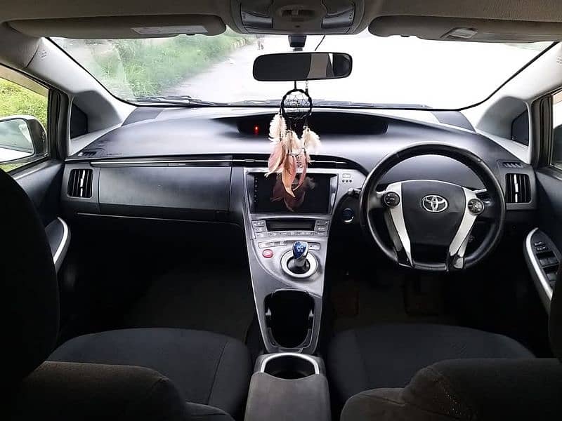 Toyota Prius 2015 7