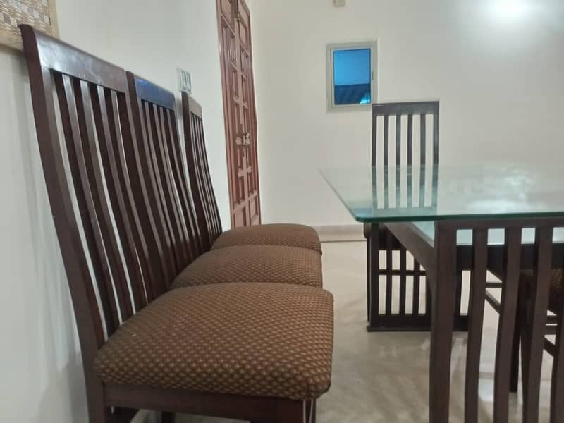 Dinning Table with 6 chairs 1