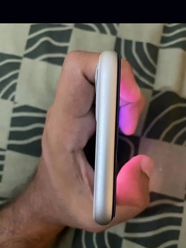 iphone 11 64 gb 3