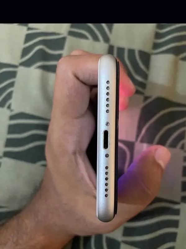 iphone 11 64 gb 4