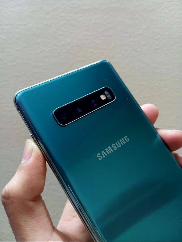 Samsung galaxy S10 Plus (8/128) GB 1