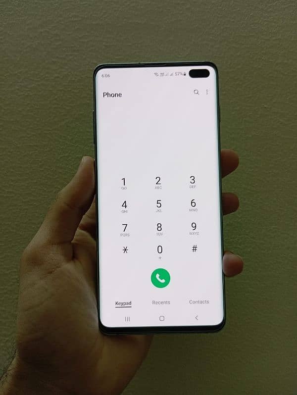 Samsung galaxy S10 Plus (8/128) GB 4