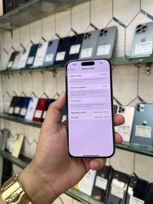 I phone 16 pro jv 128gb Natural titanium 3