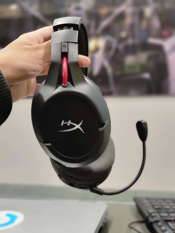 HyperX Cloud Flight Wireless headset 1