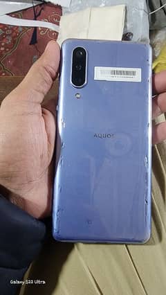 AQUOS Ram 6GB/64GB/Amezing mobile in display fingerprints