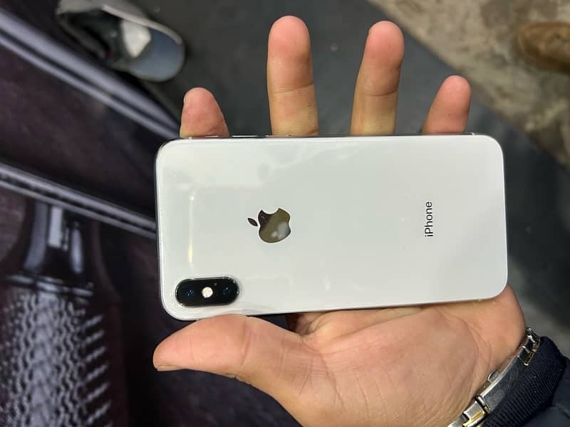 iPhone X Non-PTA 10 by 10 condition bek pah shed lagi hoi hay al oke 3