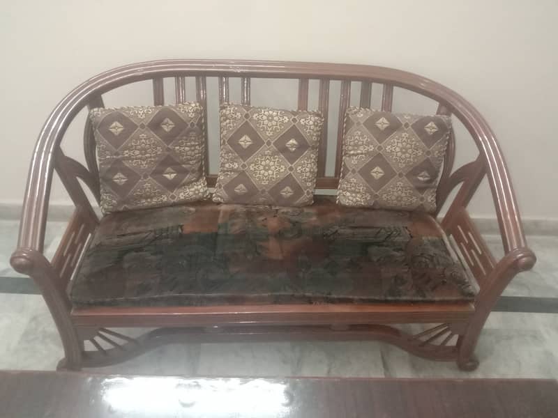 1 seater and two seater sofa with table 3