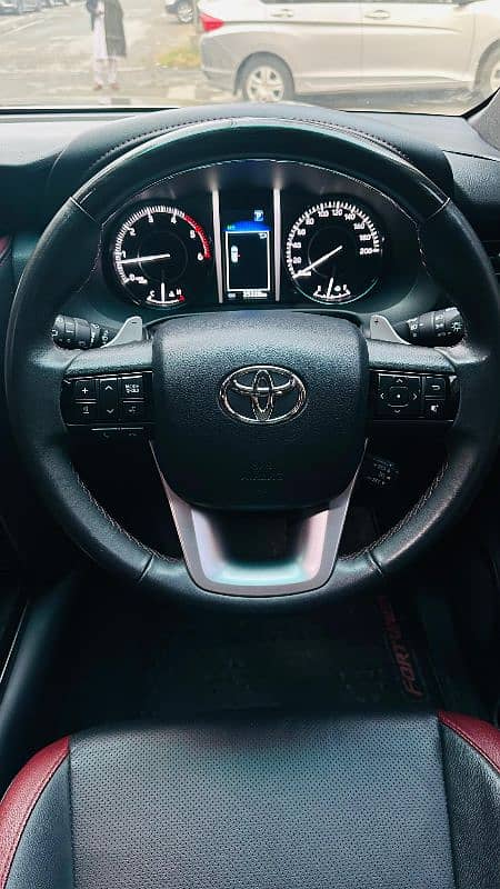 Toyota Fortuner Legender 2022 Total Genuine fully loaded 6