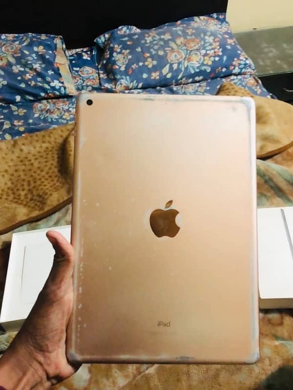 ipad 8 generation 32 gb LLA VERSION back scratches 18.2 software 2