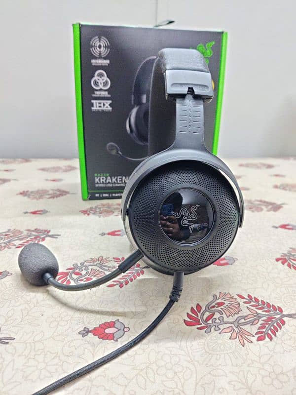 Razer Kraken V3 Hypersense 4