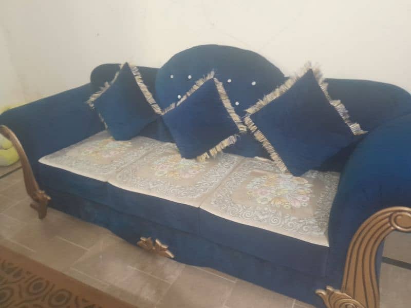 Royal blue colour sofa set for sell bigger size seats 0