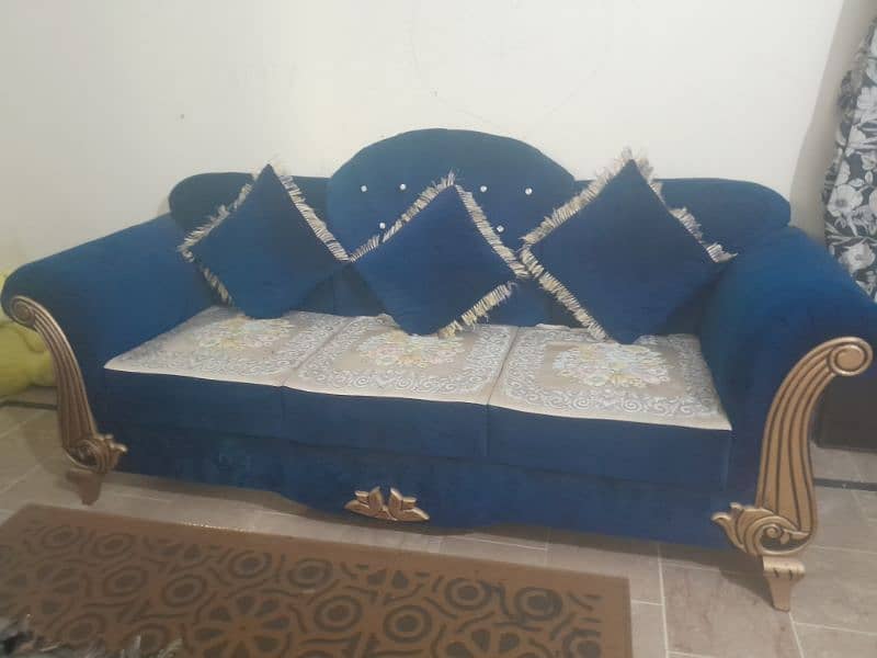 Royal blue colour sofa set for sell bigger size seats 4