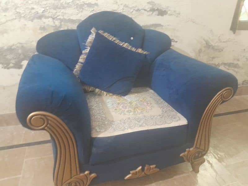 Royal blue colour sofa set for sell bigger size seats 5