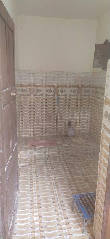 12 Marle house for sale in Ahmedpur East nazd chacha basti Chowk 8