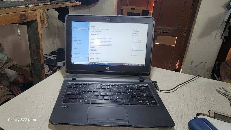 HP prO book i3 RAM 8GB/128 9