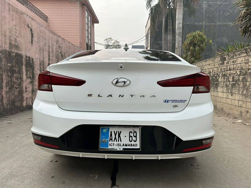 Hyundai Elantra 2022 10