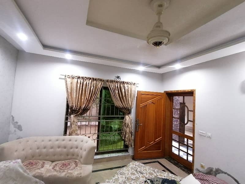 Awan Town House For sale Sized 13 Marla 23