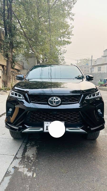 Toyota Fortuner Legender 2022 Total Genuine fully loaded 0