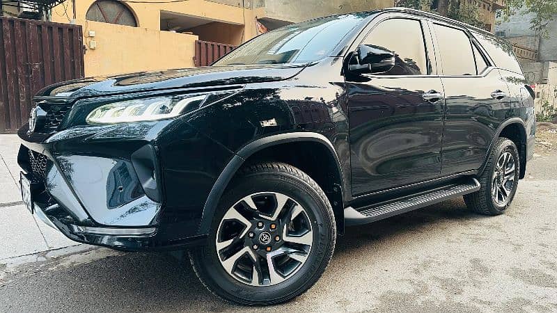 Toyota Fortuner Legender 2022 Total Genuine fully loaded 1