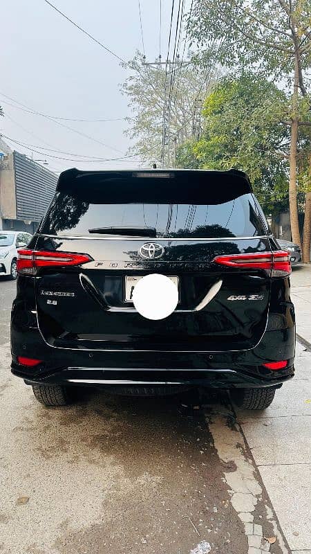 Toyota Fortuner Legender 2022 Total Genuine fully loaded 8