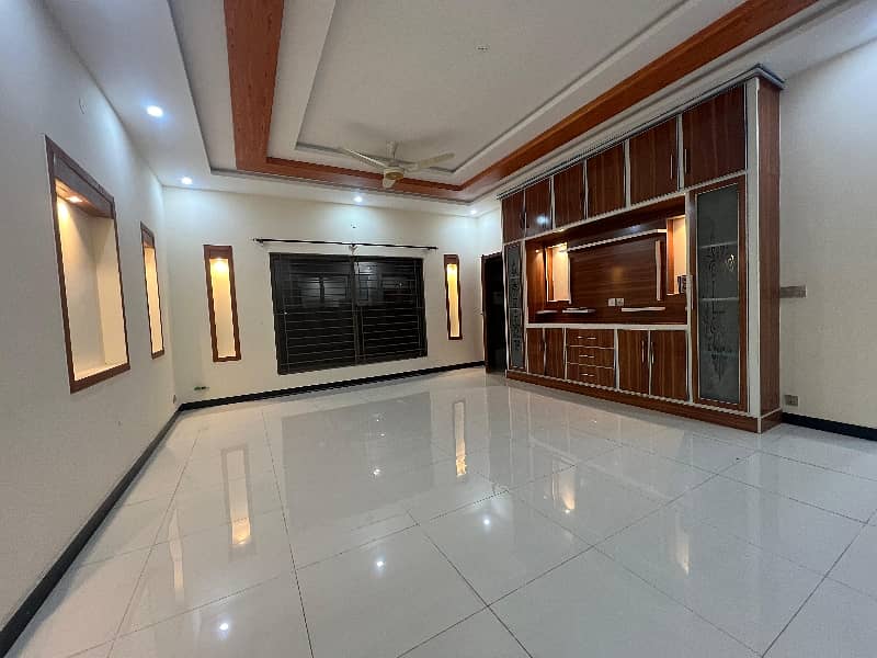 1kanal Upper portion available for Rent G-14/3 Contact:-0347-7163075 1