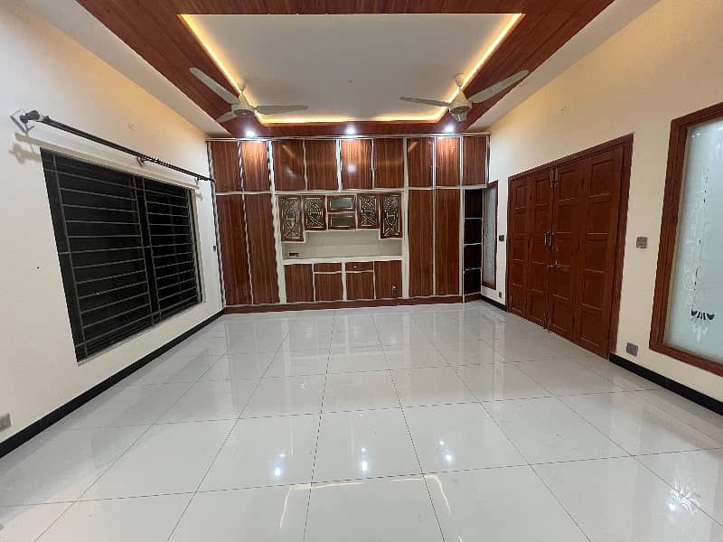 1kanal Upper portion available for Rent G-14/3 Contact:-0347-7163075 5