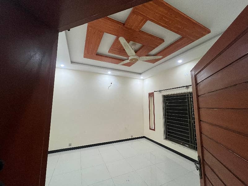 1kanal Upper portion available for Rent G-14/3 Contact:-0347-7163075 7