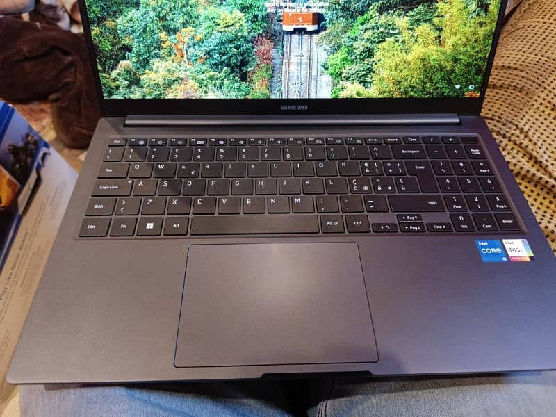 Samsung Book 3 i5 13th generation 4