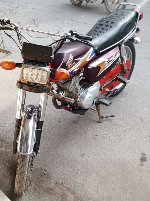 Honda 125 Red 2